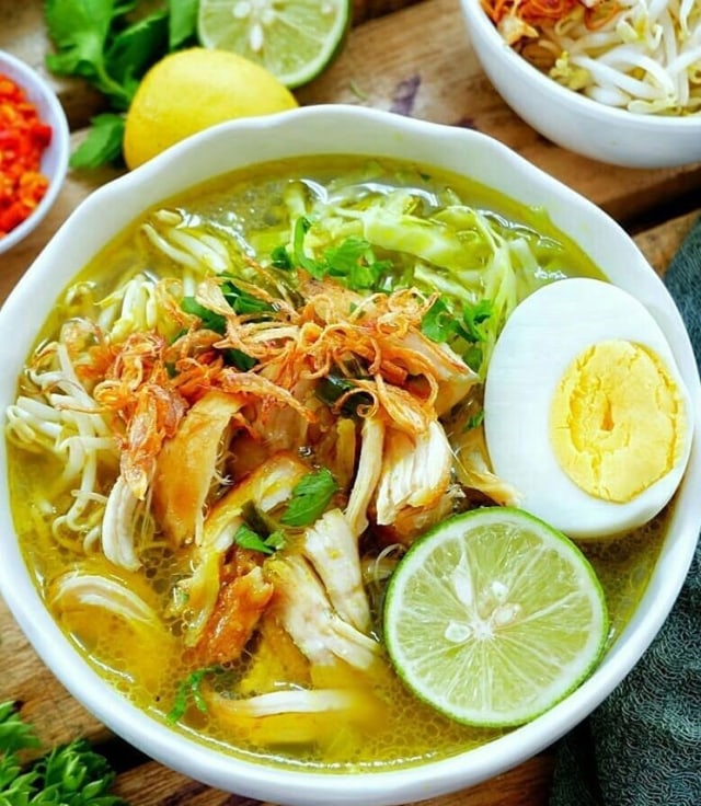 Soto Ayam Kampung Tentrem: Rasa Legenda yang Menghangatkan Jiwa di Cilacap